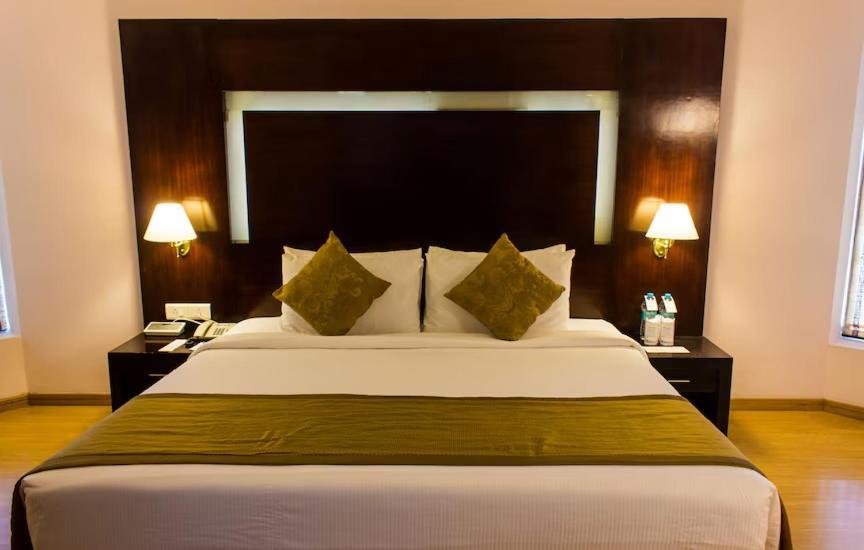 The Quilon Beach Hotel And Convention Center Kollam Eksteriør billede
