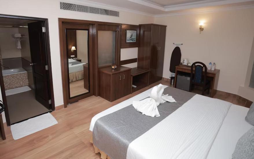 The Quilon Beach Hotel And Convention Center Kollam Eksteriør billede