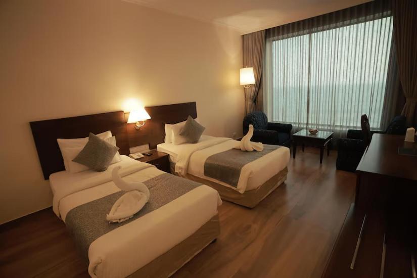 The Quilon Beach Hotel And Convention Center Kollam Eksteriør billede